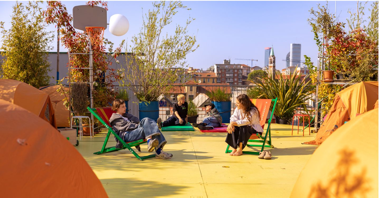 Milano fa il pieno di visitatori anche in città. Numeri in linea con il 2025